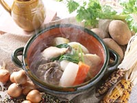 　「ポトフ Pot-au-feu」　じっくり煮込むのがコツ。