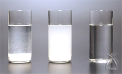左:リン酸カルシウム  0.0025g、中:炭酸カルシウム  0.0014g、右:スカイカルシウム  9.6g