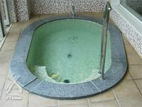 月のしずく：金水・銀水・銅水の温泉