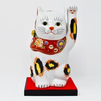 アポロシン招き猫 特大 三毛（左） 飾り台付き 高さ約228×横120×奥行125mm