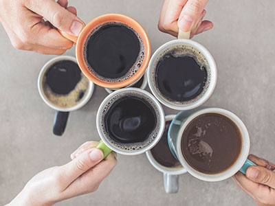 いろんな代用コーヒーを飲むイメージ　