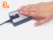 電磁波カットホットカーペット：ブザーが「ピッピッ」と2回鳴るまで、タッチプレートに触れます。点滅していたLEDランプが点灯したことを確認してください。