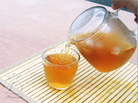 柿茶:柿の葉茶