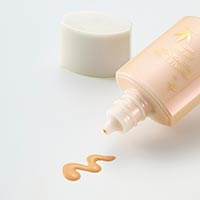 ジョアエコ リンクル光艶ファンデーション・リキッド（スポンジ付） 30ml