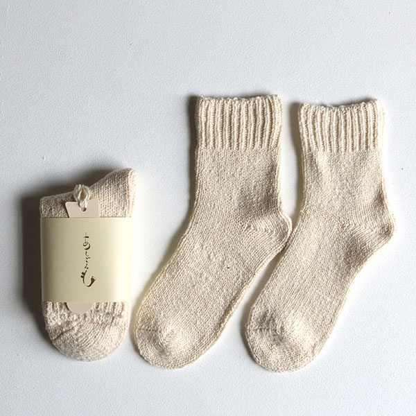 手紡ぎ糸の靴下      「あしごろも」 婦人用 生成         22～24cm