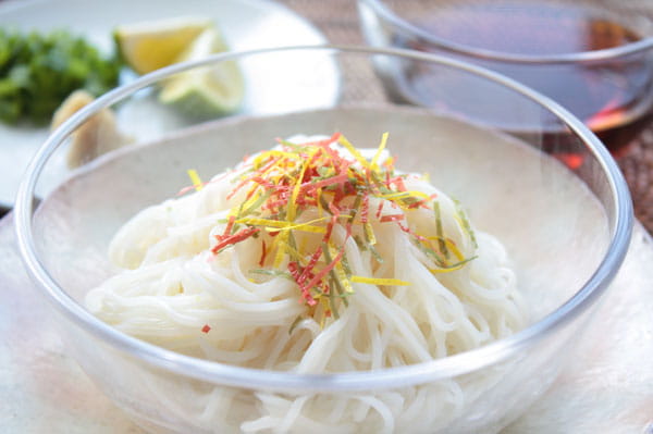 麺類のトッピングの写真