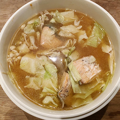 キャベツと豚肉の石狩鍋風スープ