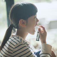 たかくら新産業 made of Organics（メイドオブオーガニクス） マヌカハニー＋カモミール スプレー ミント味/25ml