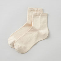 和紡布 ガラ紡の平編み靴下 生成／22-24cm